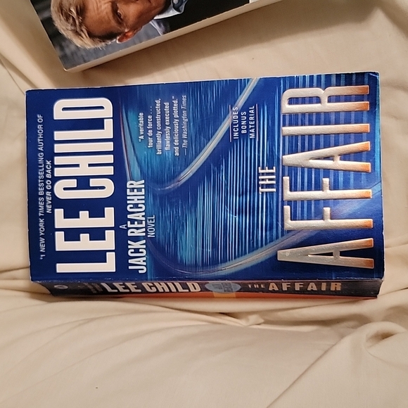 Jack Reacher Book Set - Red, Blue, Black Covers - Picture 2 of 5